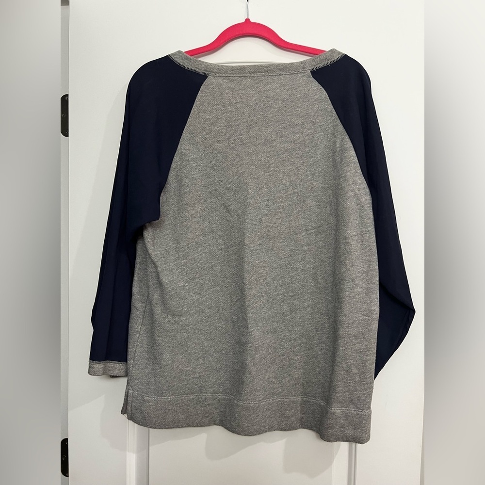J. Crew Grey and Navy Sweatshirt Large Used - Picture 3 of 3